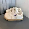 Tenis Rosa de Velcro para Mujer, Nuevo Chic de Nicho Primavera 2026 Zapatos de Pan Esponjoso, Zapatos Blancos de Entrenamiento para Estudiantes Alemanes