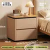 Mesita de noche de madera maciza cuidadosamente seleccionada, modelo nuevo para uso doméstico, lujo ligero, estilo vintage pequeño color crema, mueble de almacenamiento de alta gama para mesita de noche