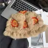 Chapéu de tricô de pelo de coelho para mulheres, fofo e quente para outono e inverno, apresentando um design tradicional de dança do leão chinês, feito à mão e projetado para fazer o rosto parecer menor, com um motivo de cabeça de tigre.