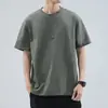 Nova camiseta solta de manga curta de verão para homens, camiseta da moda casual estilosa de meia manga, camiseta básica com mangas de três quartos