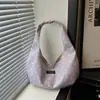 Bolso de hombro retro de lona con lunares para otoño e invierno, un bolso de gran capacidad de nicho y relajado, adecuado para uso casual y para ir al trabajo