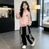 Conjunto de outono para meninas 2026 novo moletom estiloso e calça casual conjunto de duas peças para crianças maiores, roupa esportiva de outono