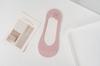 Meias de barco de seda gelada de malha respirável de cor doce para mulheres, primavera e verão, meias finas de silicone antiderrapantes e antiderrapantes de algodão, meias invisíveis
