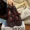 Sapatos Mary Jane de Verão 2026 com Novo Estilo Sapatos Femininos Single Sapatos de Tela Moda Tela de Peixe Rasteirinhas Decote Baixo Uma Tira Recorte