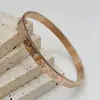 Pulsera Versátil Minimalista de Moda Estilo Europeo y Americano Transfronterizo Elegante con Patrón Floral Acero de Titanio Acero Inoxidable
