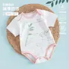 Promoção Especial de Espaço para Fãs Roupas de Bebê para o Verão: Macacão Body, Macacão Triângulo de Gaze Respirável Classe A