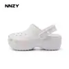 Novos Crocs Originais 2026 para Mulheres, Estilo Ins, Antiderrapantes, Fofos, Delicados, Sandálias Fechadas em Formato de Coelho para Uso Externo no Verão