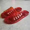 Chinelos de verão para mulheres, design de cristal, adequados para uso doméstico, estilo simples, antiderrapantes para banheiro e chuveiro, leves, sandálias de interior, chinelos de plástico de verão