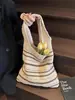 Bolsa de Palha Grande Capacidade Mais Vendida no Verão para Mulheres 2026 Novo Estilo Bolsa de Praia Trançada Vazada Estilo Relaxado Bolsa Tote Retrô