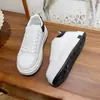 Zapatillas Deportivas con Plataforma de Suela Gruesa para Aumentar la Altura para Mujeres Bajitas, Zapatos Blancos Versátiles Estilo Coreano de Celebridad de Internet, Modelo para Mujer, Nuevo Estilo Primavera y Otoño 2025