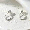 Soporte para espiral de mosquitos integrado, simple y minimalista, clip para oreja sin perforación para mujer, pendientes de aro invisibles pequeños y exquisitos, modernos y versátiles