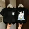 2026 Nova Camiseta de Verão Infantil Estampada de Algodão Puro Manga Curta para Meninas Tamanho Médio e Grande Desenho Animado Gatinhos Roupas Infantis Top