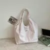 Bolso de nylon para mujer estilo coreano 2026 nuevo primavera-verano casual de gran capacidad tipo tote de hombro con un ambiente relajado