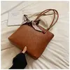 Bolsa de Hombro Nueva de Diseño Nicho Verano 2025 para Mujer Gran Capacidad Retro Casual Bolso de Hombro para Viajes Cotidianos Bolso de Axila