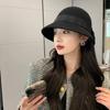 Otoño e Invierno nuevo estilo que hace que la cara se vea pequeña sombrero de lana tipo cubeta para mujer estilo retro Hepburn sombrero de copa con lazo elegante sombrero de pescador de lana