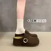Chinelos Birkenstock com sola plataforma de 7 cm para aumentar a altura, para mulheres, novo modelo outono e inverno 2026, chinelos versáteis fechados sem cadarço para pessoas baixinhas