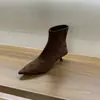 Otoño/Invierno 2026 Botines Elegantes de Tacón Fino Forrados de Borrego sin Cierre Elásticos Ajustados Tacón Kitten Punta Fina Botines de Tobillo de Gamuza para Mujer