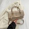 Bolso de axila de estilo francés moderno para mujer, nuevo diseño nicho de invierno 2023, bolso de mano a la moda, bolso cruzado, bolso de hombro tipo baguette