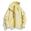 Jaqueta outdoor três em um estilo Luotuo para mulheres conjunto de duas peças super bonito para homens vestuário à prova de vento e chuva para viagens caminhadas montanhismo