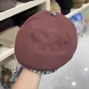 2025 Nova Boné de Lã Xadrez Emagrecedor com Aba para Frente para Mulheres Outono e Inverno Versátil Quente Moderno Redutor de Idade Boné de Baseball de Lã