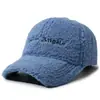 Gorra de Béisbol de Lana de Cordero para Mujer para Otoño e Invierno, Gorra Cálida de Felpa Teddy con Letras Bordadas, Estilo Coreano, Adelgazante de Rostro, Forrada de Felpa y Engrosada