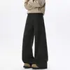 Calça de trabalho moderna para homens, com design curvo, estilo desconstruído, cor cáqui, tecido grosso, acabamento lavado, estilo americano, corte pantalona, design de perna reta, caimento solto e estilo casual, perfeita para o outono