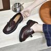 Sapatos de couro pequenos femininos 2024 outono e inverno estilo britânico vintage brock esculpido borla sapatos baixos sapatos de camada única quatro estações mocassins