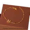 Pulseira Personalizada de Aço Titânio com Letras para Mulheres 26 Letras Inglesas Corrente de Contas Aço Inoxidável Leve Luxo Estilo Ins Personalização em Massa