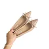 Nuevos Zapatos para el Trabajo 2026 Francés Versátil Lazo Nude Boca Baja Punta Fina Zapatos de Salón Mujer Otoño Aumento de Altura Interior