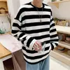Camiseta de Manga Longa Listrada em Preto e Branco Moletom de Gola Redonda Masculino Camisa Top de Camada Interna Solta Masculina e Feminina Marca Trbottomy Simples