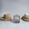 Botellas de Perfume al por Mayor de 50 ml, Exquisitas Botellas Dispensadoras Cuadradas de Vidrio Rosa para Perfume, Alto Valor Estético, Pintadas con Spray y Serigrafiadas, con un Toque de Lujo