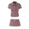 26 Conjunto de camisa xadrez slim fit estilo coreano de outono com acabamento de renda ondulada e gola de lapela + Saia curta evasê