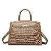 2026 Nova Fábrica de Bolsas Femininas Bolsa de Mão Elegante para o Dia a Dia Bolsa Elegante para Mãe de Meia-Idade Presente de Aniversário