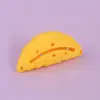 Directamente del fabricante: Juguete dispensador de golosinas con forma de croissant para gatos y perros, Juguete masticable creativo para aliviar el estrés, Juguete portátil para mascotas