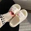 Pantuflas Mujer Verano INS Lindo Gato Blanco Rosa Moda Interior Exterior Calzado EVA Sensación Suave Suela Gruesa Ligero Resistente al Desgaste Sandalias