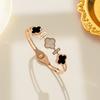 Japonés y Coreano Más Vendido Geométrico Trébol de Cuatro Hojas Acero de Titanio Oro Rosa Pulsera Femenina Celebridad de Internet Más Vendido Nuevo Simple Joyería al por Mayor