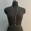 Cadena metálica integrada de perlas sintéticas clásica europea y americana simple para ropa de mujer ajustada de otoño e invierno con cadena corporal de un solo artículo