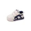 Sapatos Casuais para Bebê 2026 Nova Coleção Primavera e Outono Sapatos Casuais Infantis Moda para Meninos Sapatos Macios para Bebê Sapatos Esportivos para Meninas