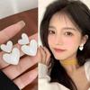 Aretes para Mujer, Joyería Coreana Simple y Popular, Aretes Retro de Alta Gama, Elegantes de Celebridad de Internet, Accesorios de Aretes de Perlas para Principios de Primavera