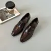 2026 Novos Mocassins Quadrados Retro com Salto Grosso Estilo Britânico Feminino Couro Macio Brilhante Sapatos Pequenos de Couro Versáteis para o Trabalho