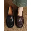 Mocassins retrô estilo francês para mulheres, design de camélia, nova coleção primavera/outono 2025, sapatos pequenos de couro retrô, sapatos casuais sem cadarço