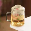 Caneca de Vidro para Chá Flor de Pessegueiro Pintada à Mão de Fábrica Copo com Separação de Água e Chá para Escritório Caneca de Grande Capacidade com Tampa