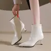 Botas de Salto Alto Bico Fino para Tornozelo Femininas, Novo Estilo Outono 2026, Botas Elegantes de Salto Fino Slim, Estilo Francês com Zíper Traseiro, Botas de Moda Elásticas