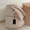 Manta de algodón tejida con patrón de nubes de grado A para otoño e invierno, adecuada para camas individuales o dobles, lavable a máquina, suave y cómoda para dormir, engrosada para abrigar, e ideal para primavera, otoño e invierno