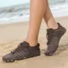 Nuevo calzado de verano favorito para exteriores para hombres y mujeres, zapatos de playa para parejas, zapatos de vadeo antideslizantes de secado rápido, zapatos para nadar, venta al por mayor desde el fabricante