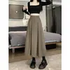 Saia de Tecido de Terno Off-White para Mulheres na Primavera e Verão, Saia Casual Versátil com Caimento em Linha A, Saia de Comprimento Médio de Cintura Alta com Efeito Emagrecedor