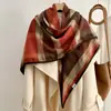 Bufanda de lana coreana estilo australiano para mujer, otoño e invierno, prenda exterior de cachemira de alta gama, bufanda triangular, calentador de cuello, chal grande de cuadros