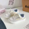 Zapatos casuales de mujer blancos de suela gruesa estilo coreano, nuevo modelo de otoño, mocasines de nicho modernos y versátiles 88-8303