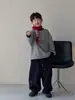 Pantalones de Chándal con Forro Polar para Niños Cotton Little Shop Temporada de Finales de Otoño 2026 Nuevo Estilo Versátil Conjunto de Ropa Deportiva de Punto para Niños Versión Coreana