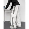 Calça de moletom cinza com retalhos listrados estilo americano, drapeada, para homens, verão, corte reto solto, marca moderna, calça esportiva casual